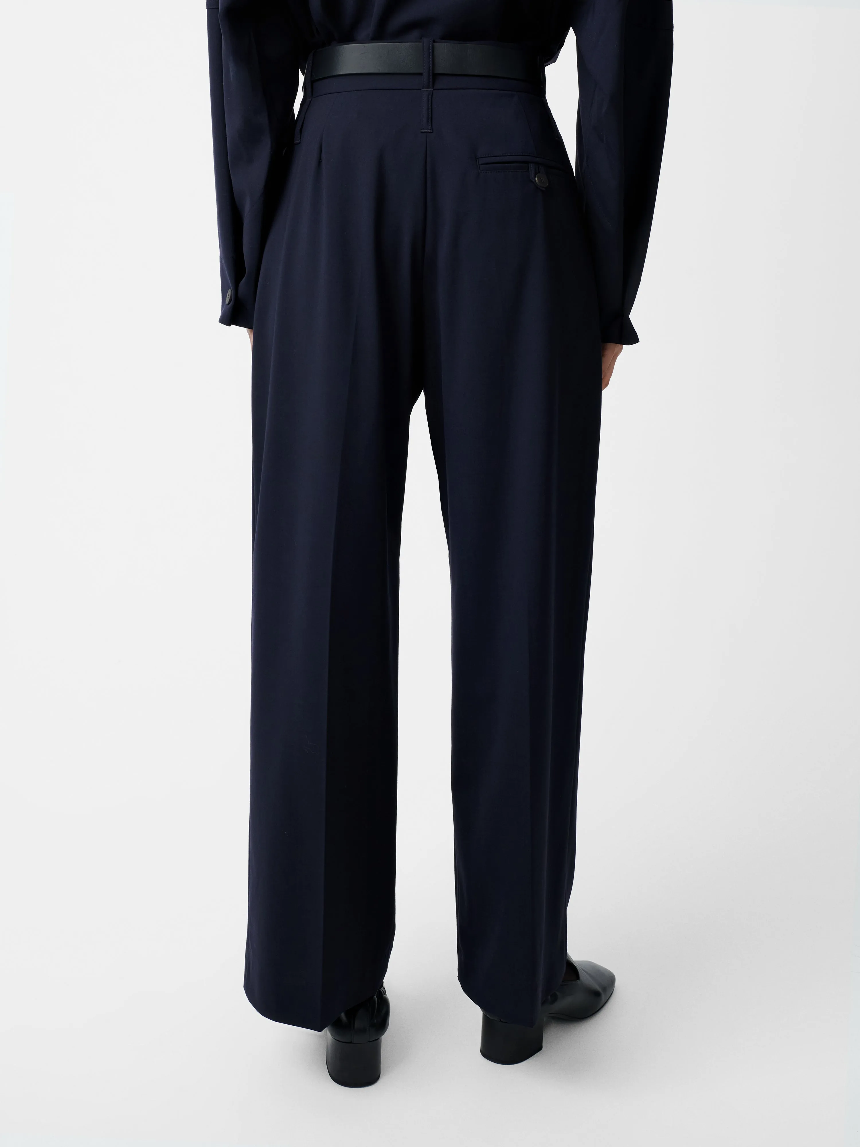 Baier Tropical Wool Pant in Darkest Navy