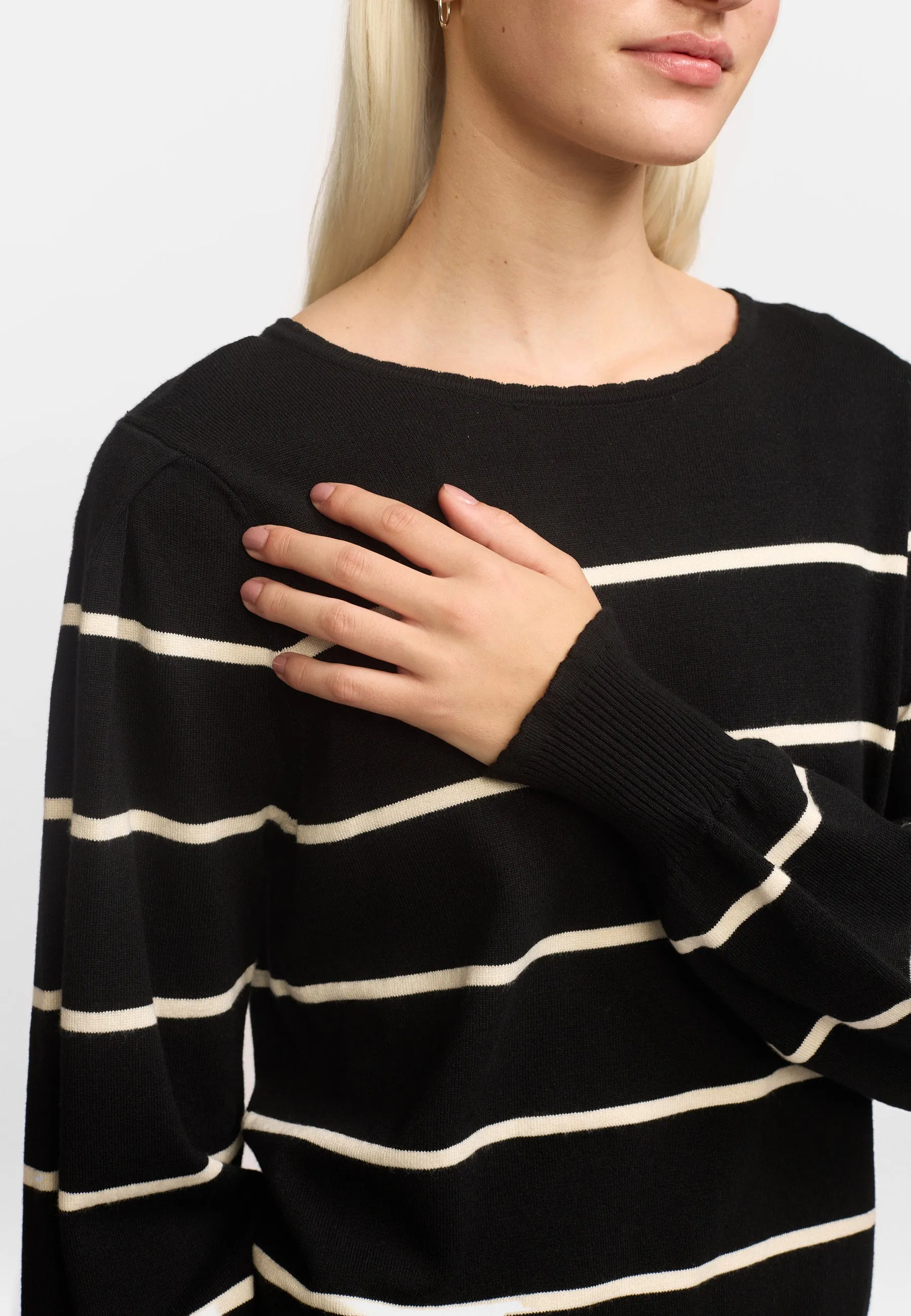 SRAnalia Stripe Knit - Black